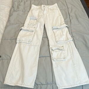 White jeans from Bershka. Used 2 times